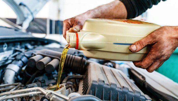 Can using high-mileage oil benefit older Dodge vehicles