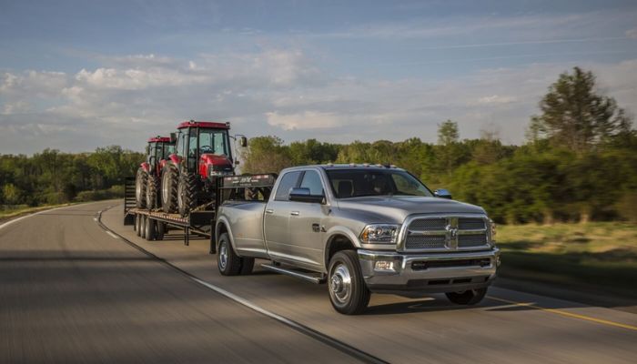 How does the 4th generation Dodge Ram 2500 handle towing