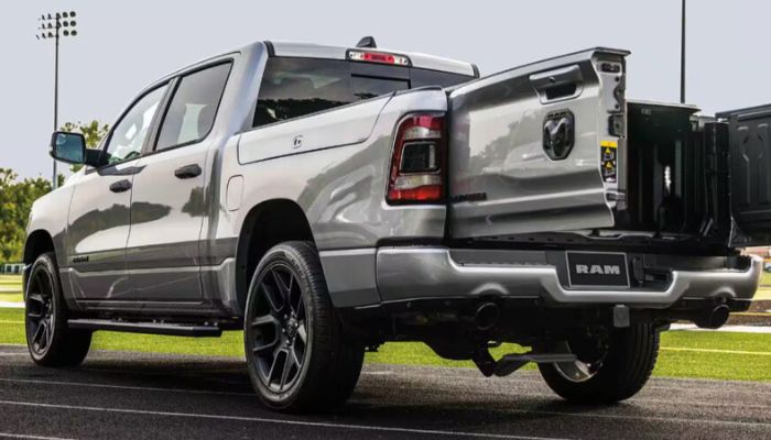 What kind of bed options are available for the 2006 Ram 2500